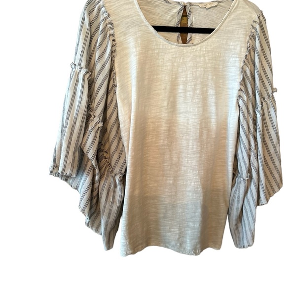 Women’s top - Picture 2 of 2